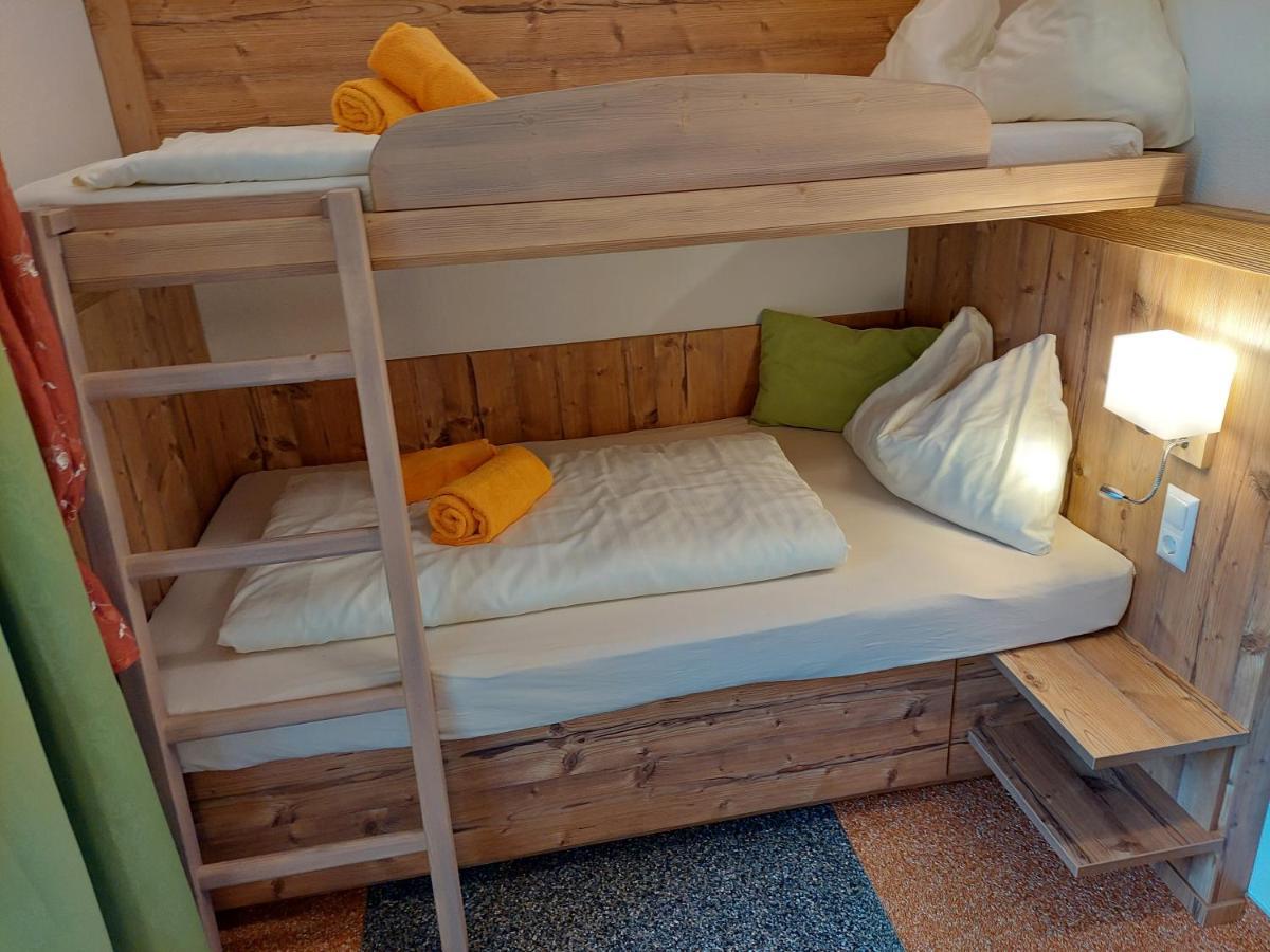 Gasthof Klug Zum Ehrensepp Modriach Ngoại thất bức ảnh