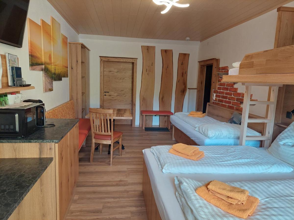 Gasthof Klug Zum Ehrensepp Modriach Ngoại thất bức ảnh